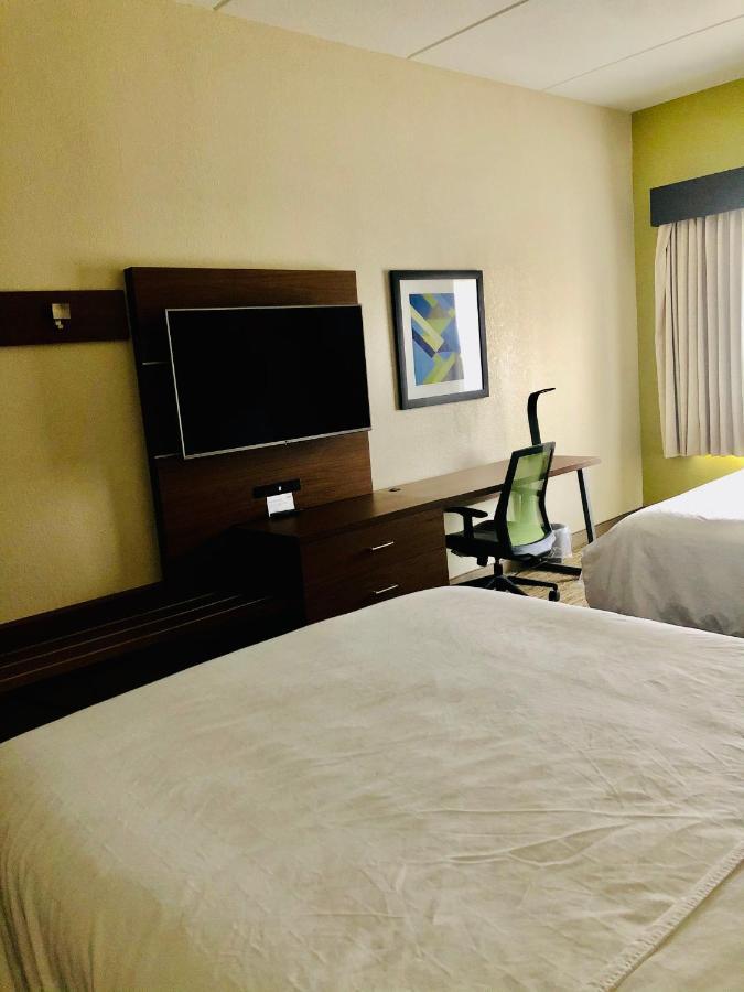 סידר פולס Holiday Inn Express & Suites מראה חיצוני תמונה