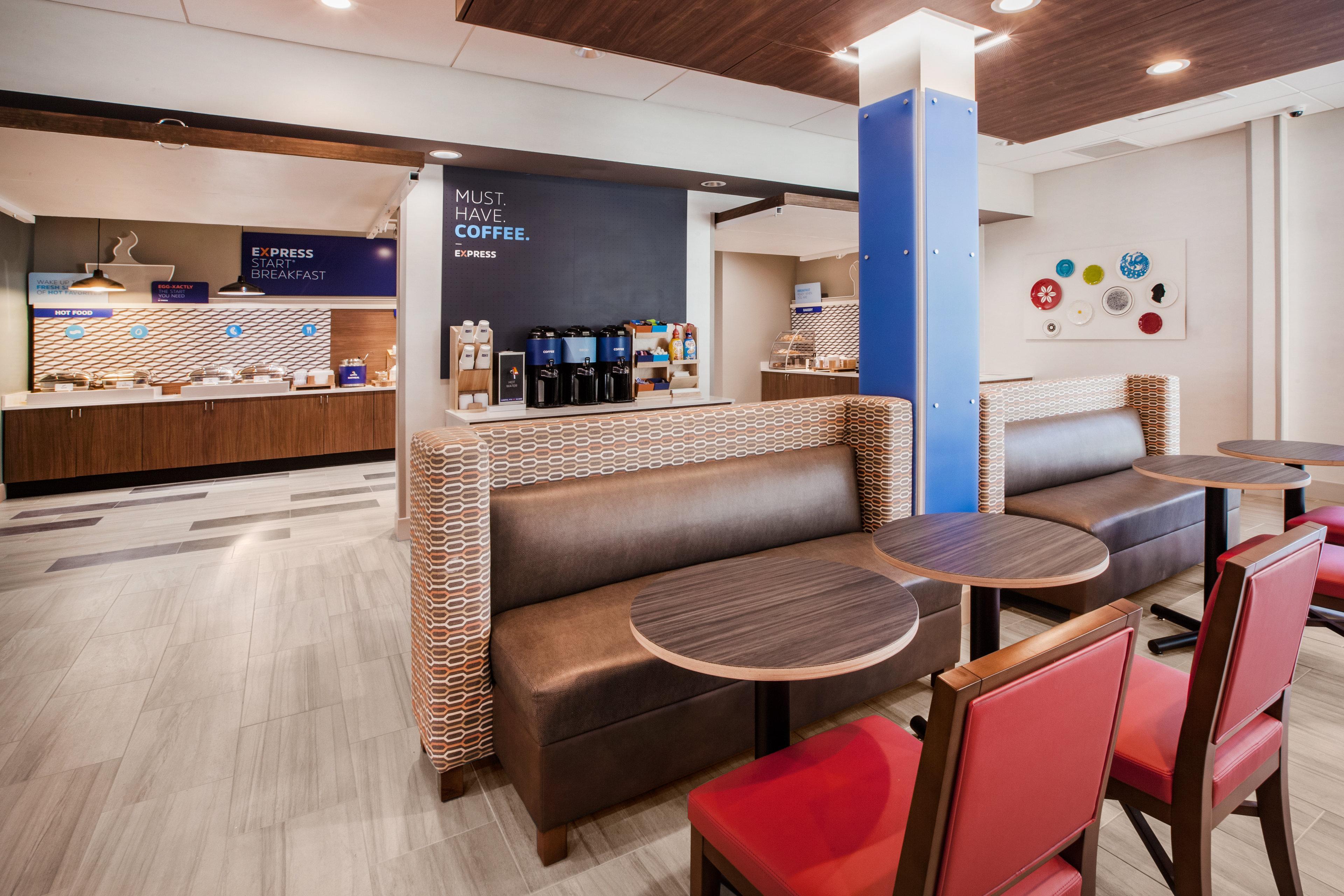 סידר פולס Holiday Inn Express & Suites מראה חיצוני תמונה