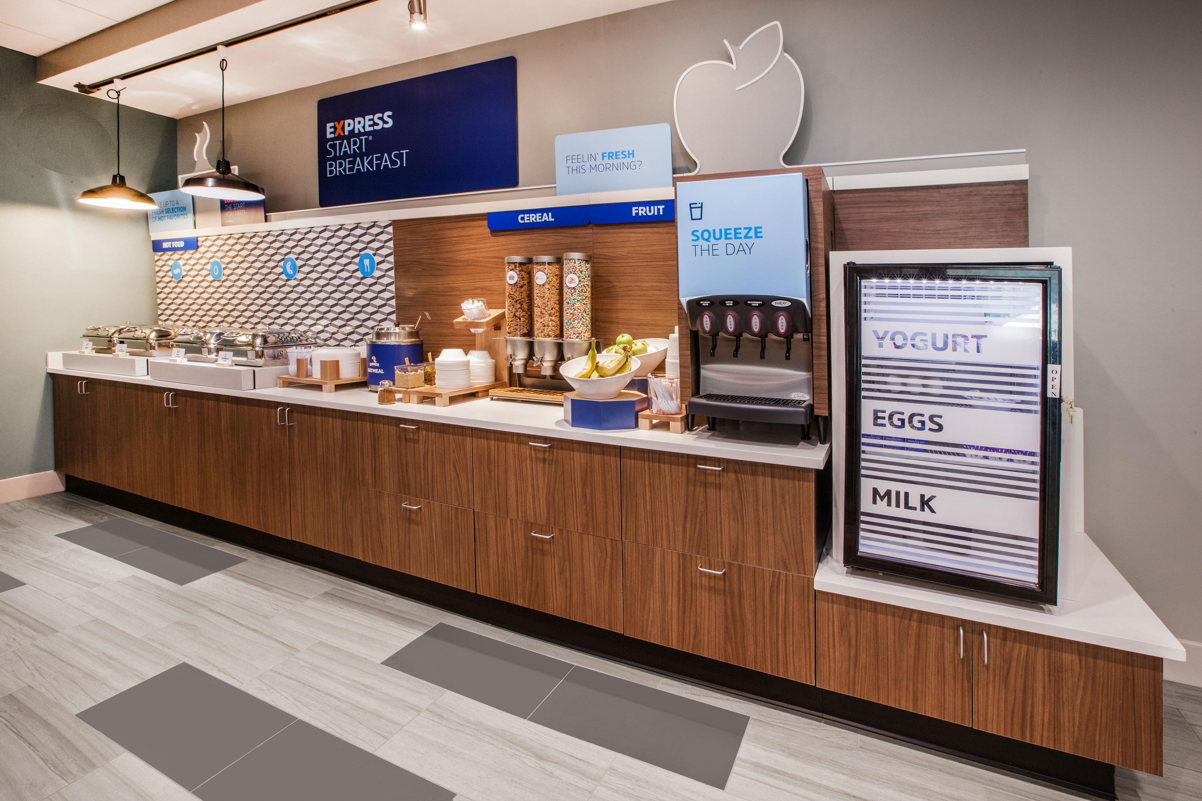 סידר פולס Holiday Inn Express & Suites מראה חיצוני תמונה