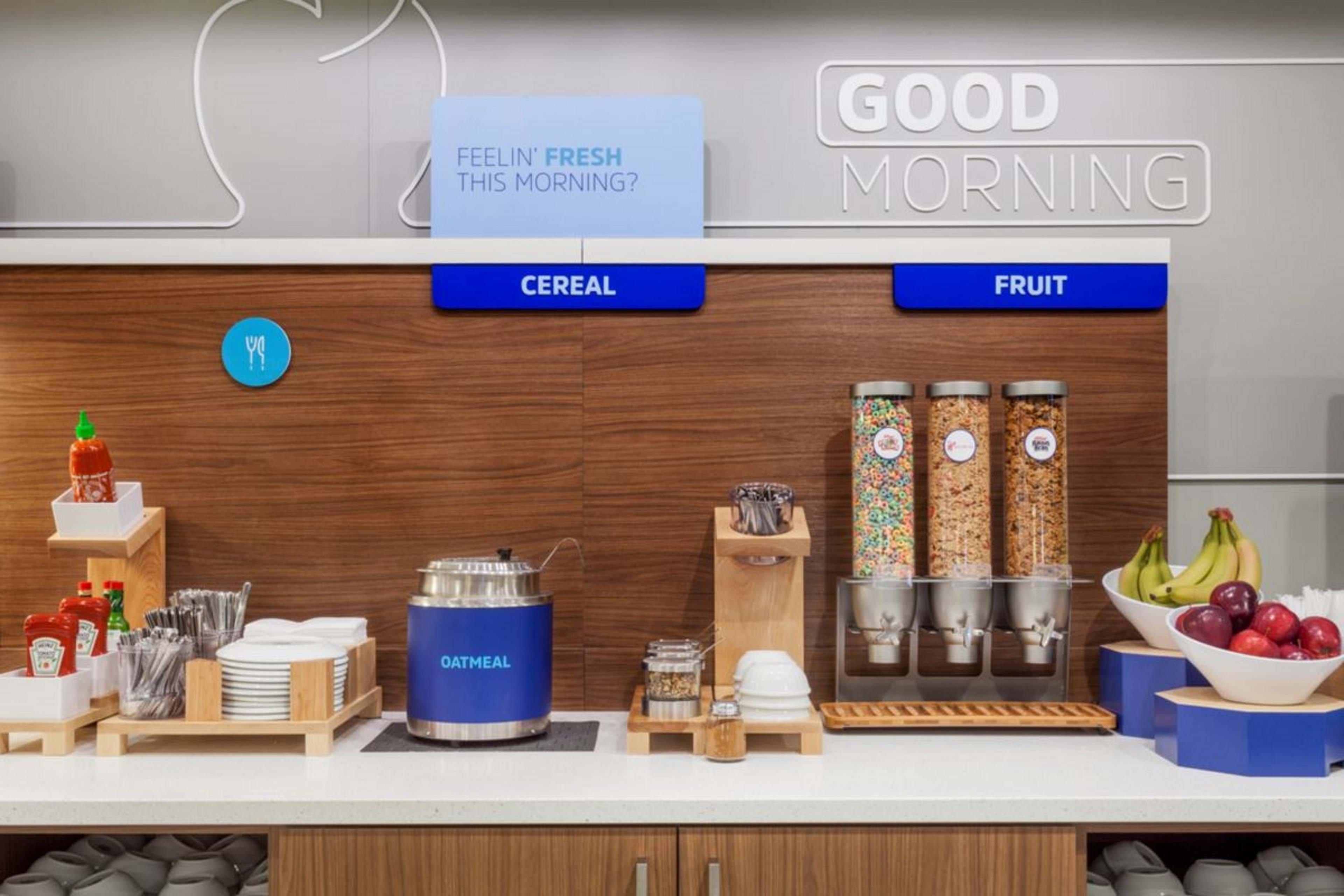 סידר פולס Holiday Inn Express & Suites מראה חיצוני תמונה