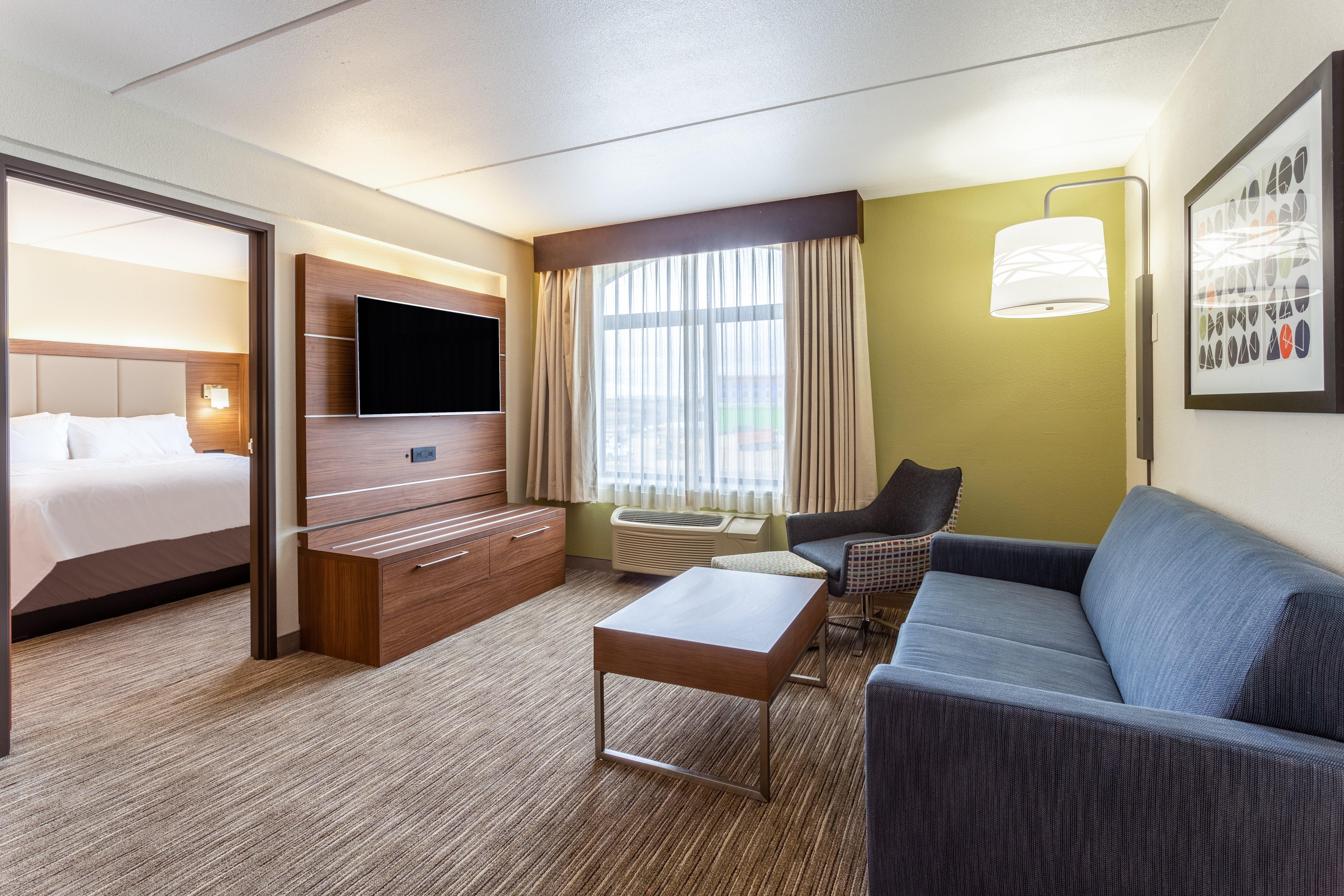 סידר פולס Holiday Inn Express & Suites מראה חיצוני תמונה