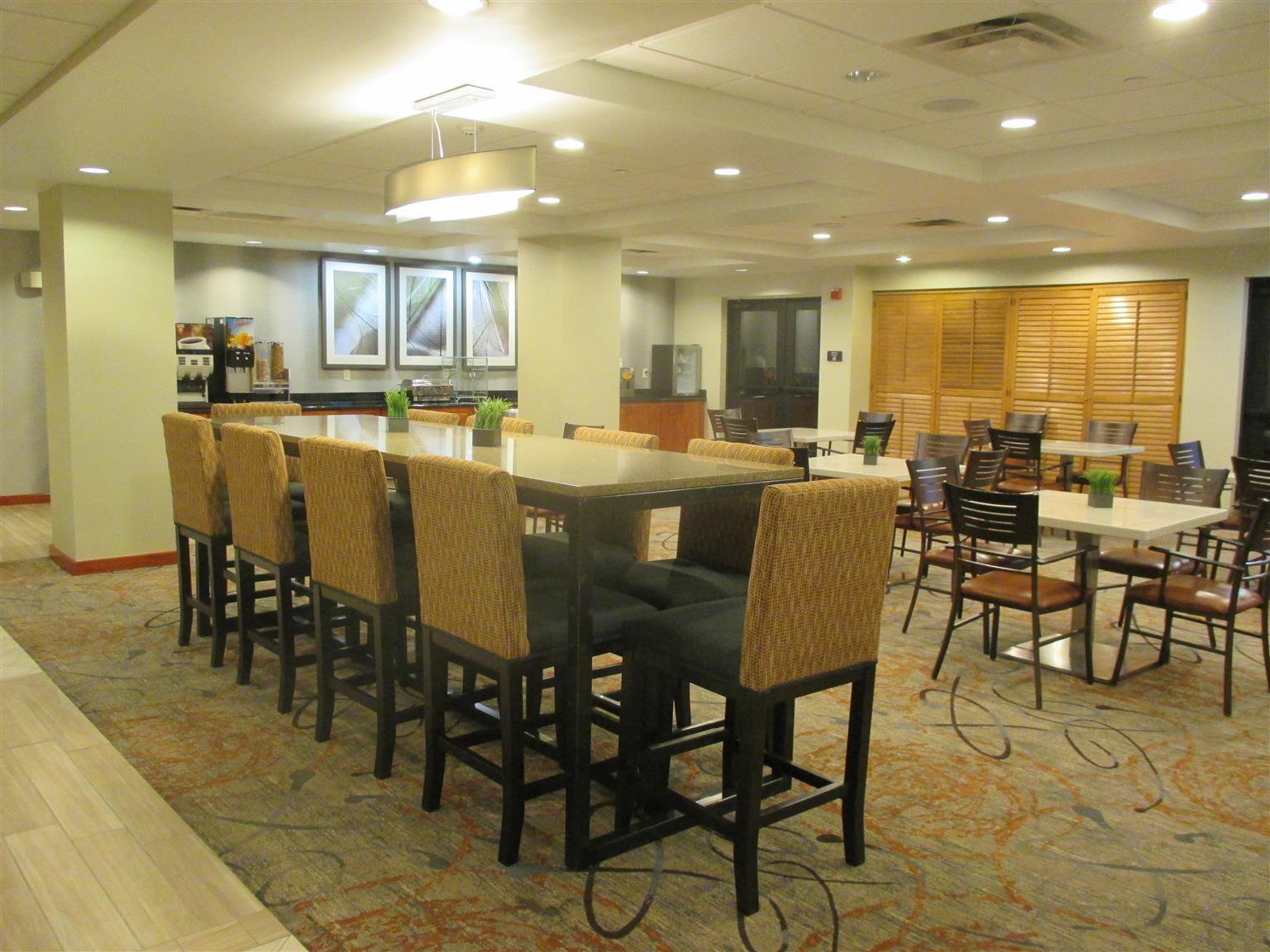 סידר פולס Holiday Inn Express & Suites מראה חיצוני תמונה