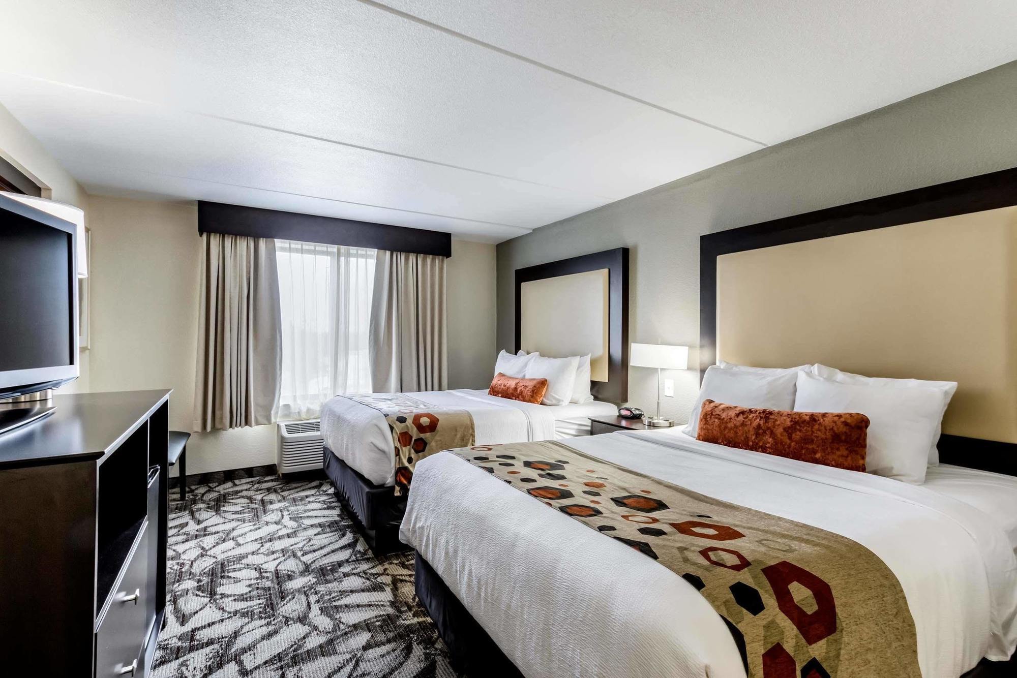 סידר פולס Holiday Inn Express & Suites מראה חיצוני תמונה