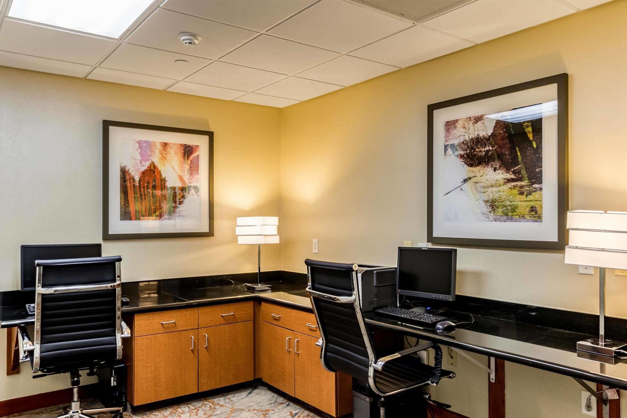 סידר פולס Holiday Inn Express & Suites מראה חיצוני תמונה